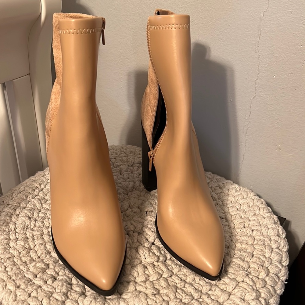 NWOT Tan block heel boots
